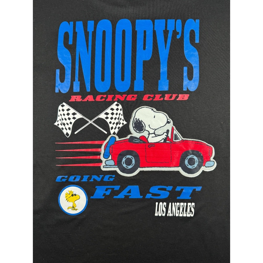 Peanuts Snoopy Racing Club Going Fast Black Size Medium T-Shirt RN 150631 - Picture 9 of 11